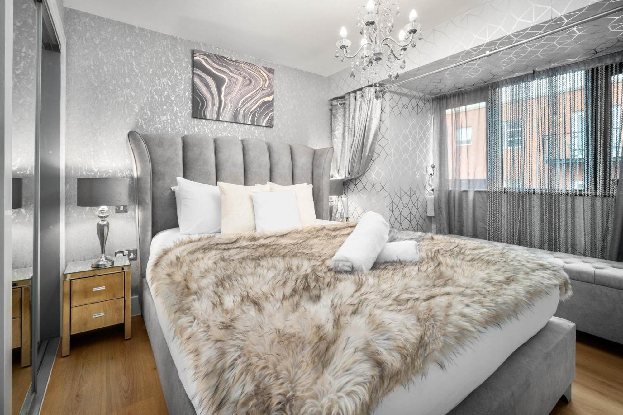 Luxury 1 Bed Flat With Parking 11K - Top Rated - Netflix - Wifi - 70 Inch Smart Tv - Birmingham City Centre - Tv In Bedroom - Top Rated Exterior foto